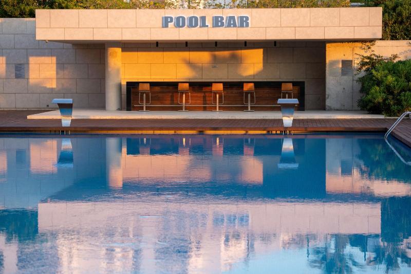On'Live Hotel image