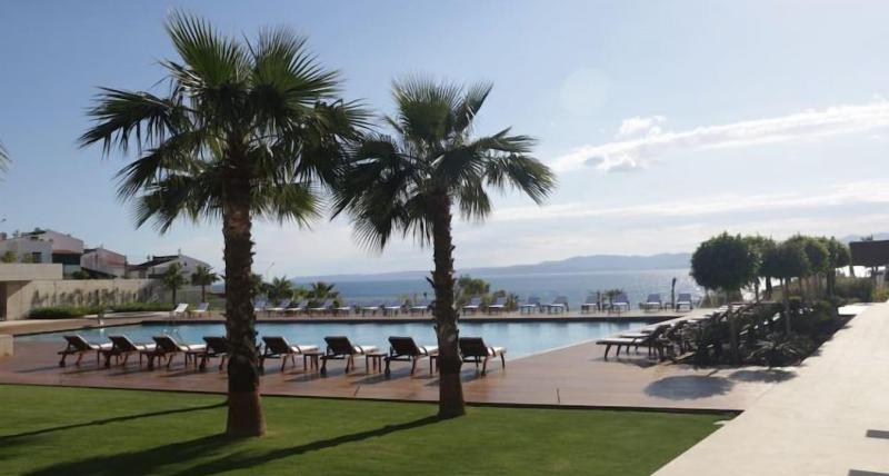 On'Live Hotel image
