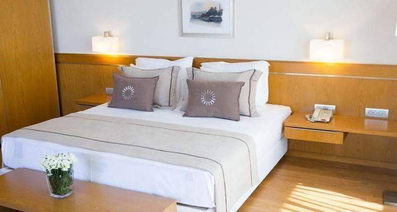 On'Live Hotel image