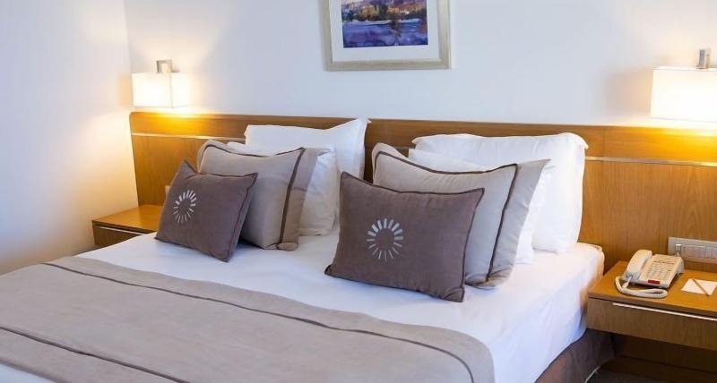 On'Live Hotel image