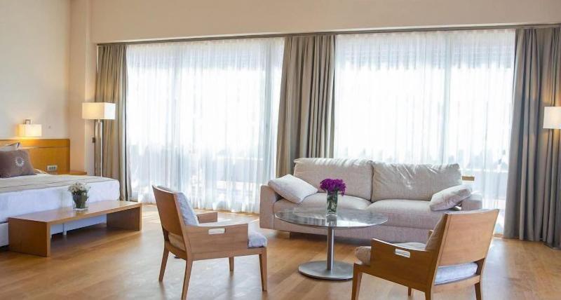 On'Live Hotel image