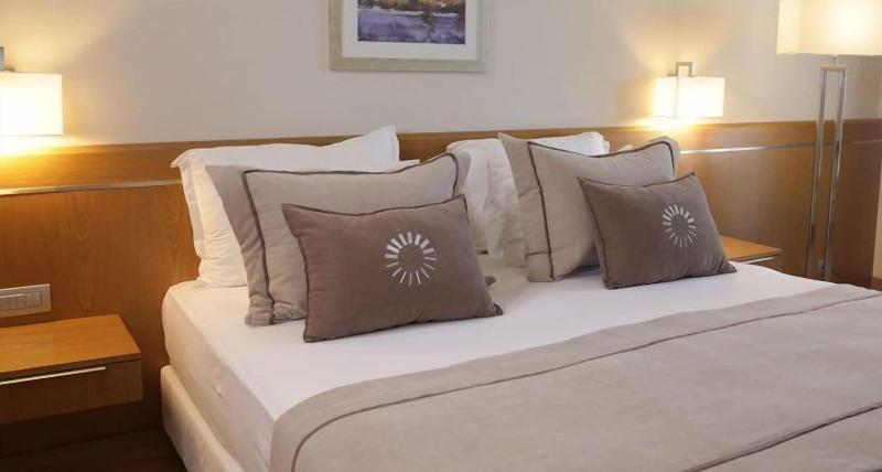 On'Live Hotel image