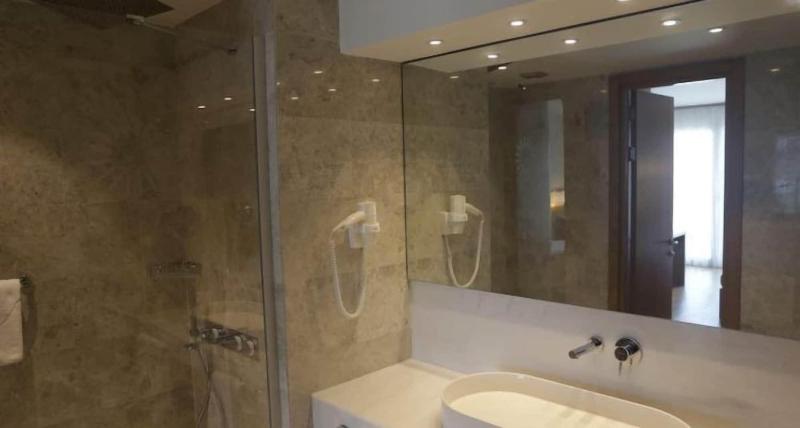 On'Live Hotel image