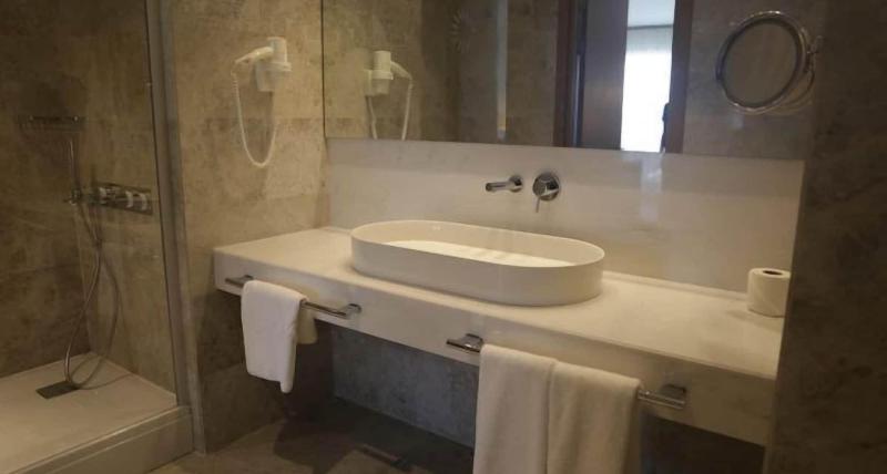 On'Live Hotel image