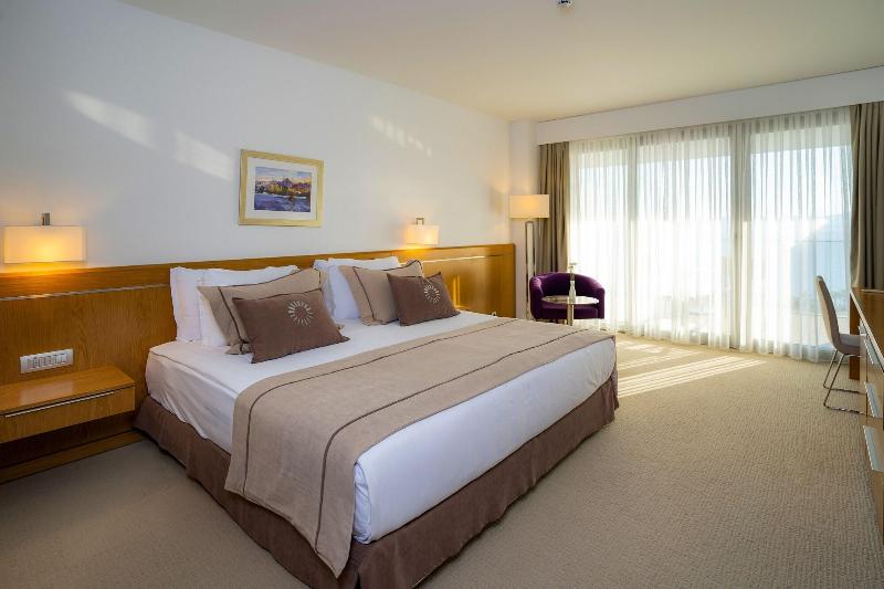 On'Live Hotel image