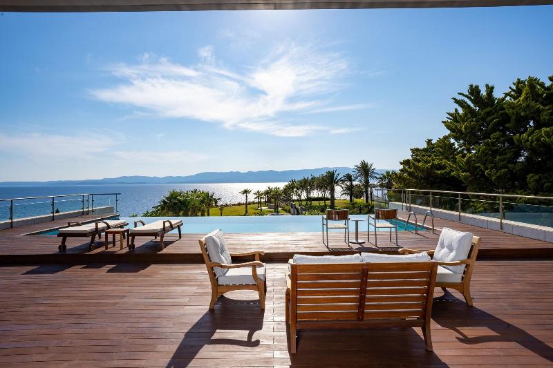 On'Live Hotel image