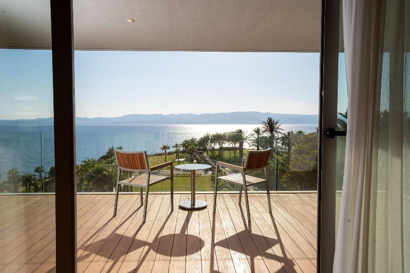 On'Live Hotel image