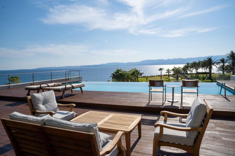 On'Live Hotel image