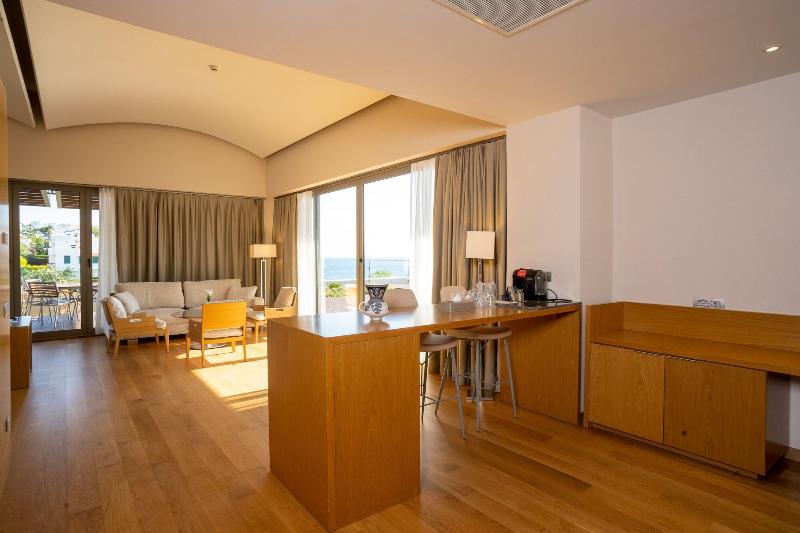 On'Live Hotel image