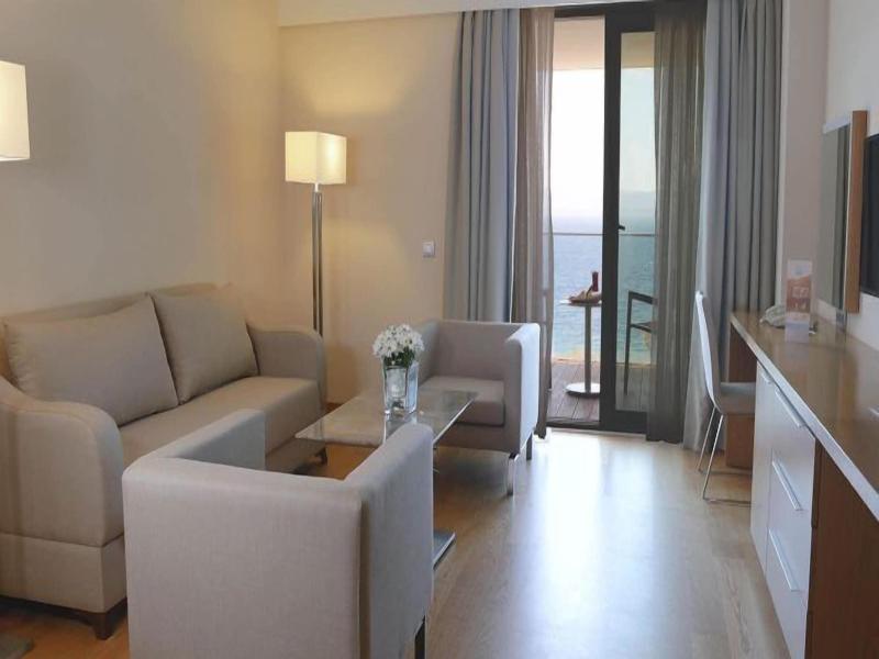 On'Live Hotel image