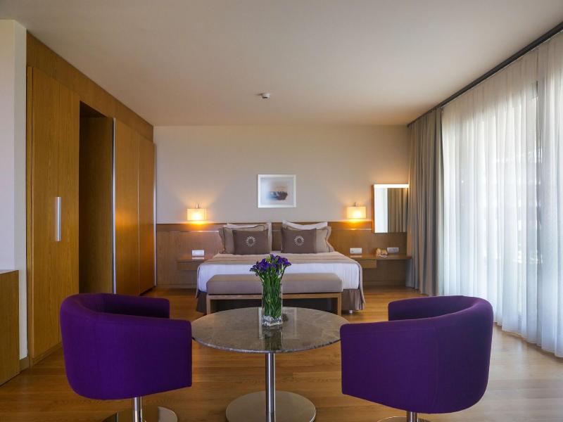On'Live Hotel image