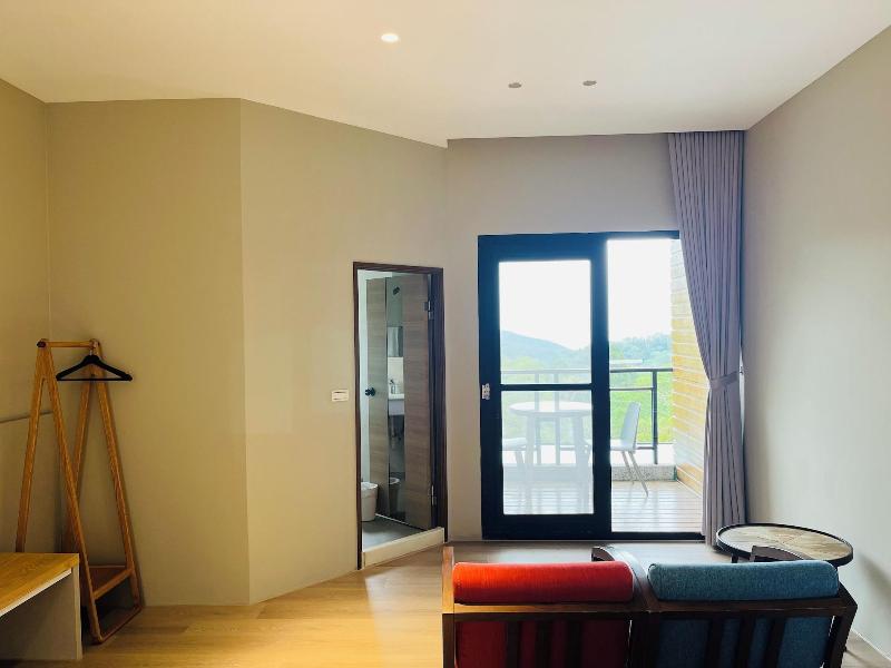Xi Tou in Sunny Day Inn image