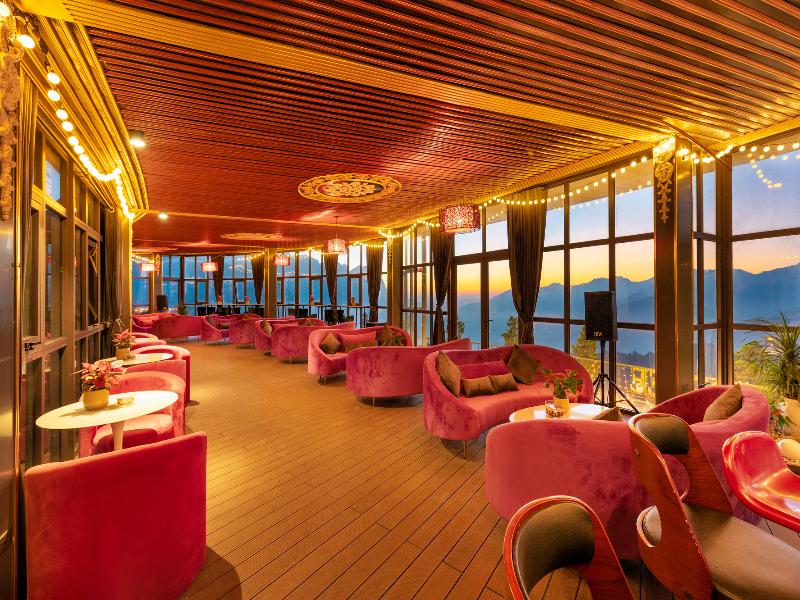 Heaven Gate Hotel O Quy Ho