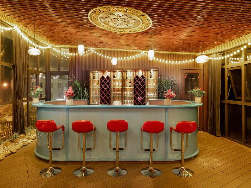 Heaven Gate Hotel O Quy Ho