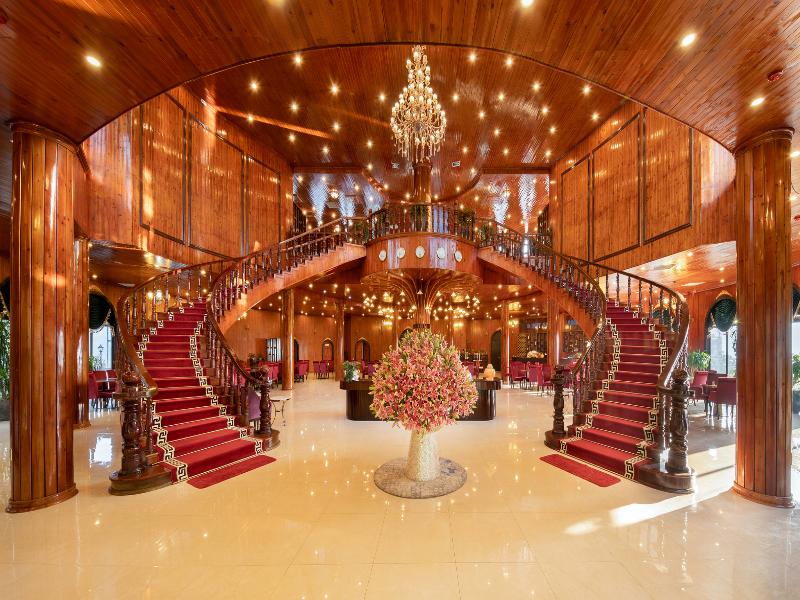 Heaven Gate Hotel O Quy Ho