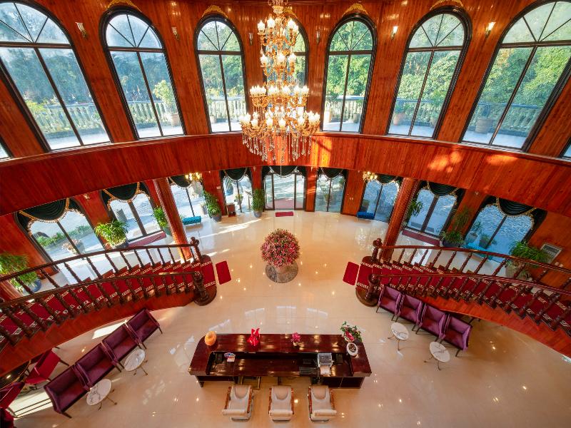 Heaven Gate Hotel O Quy Ho