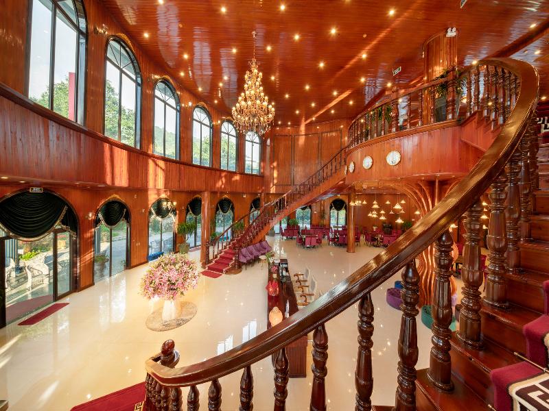 Heaven Gate Hotel O Quy Ho