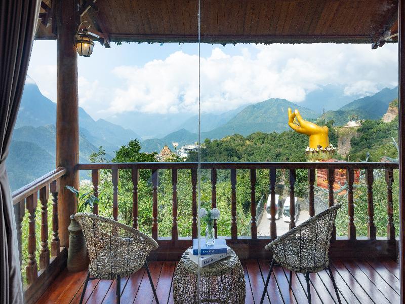 Heaven Gate Hotel O Quy Ho 5