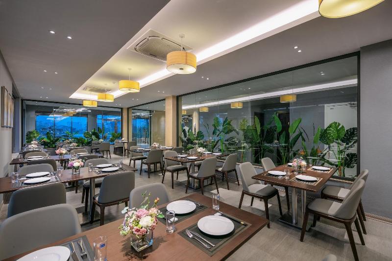 Golden Season Hotel image