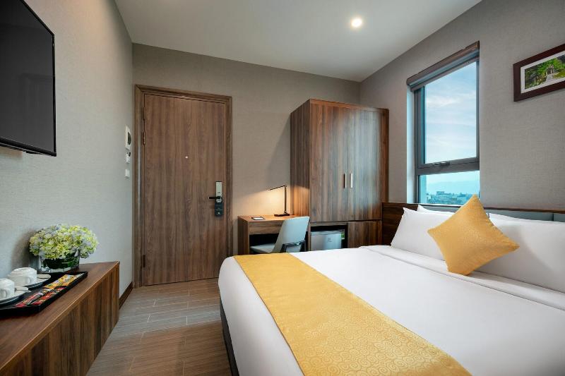 Golden Season Hotel image