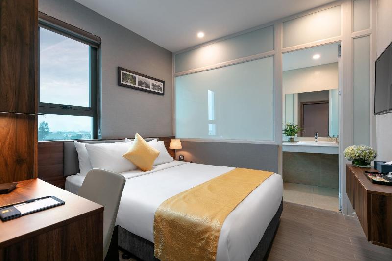 Golden Season Hotel image