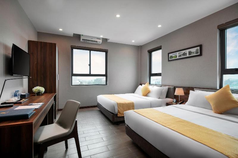 Golden Season Hotel image