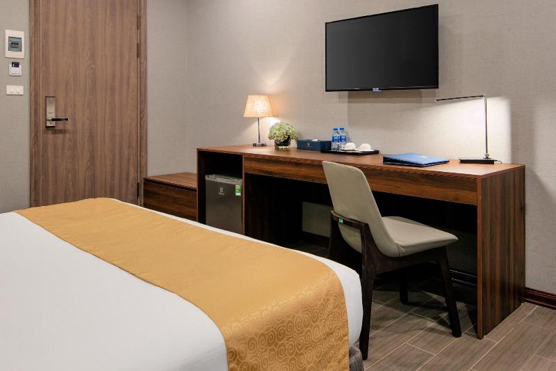 Golden Season Hotel image