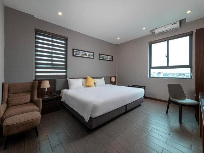 Golden Season Hotel image