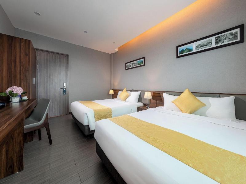 Golden Season Hotel image