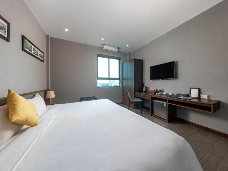Golden Season Hotel image