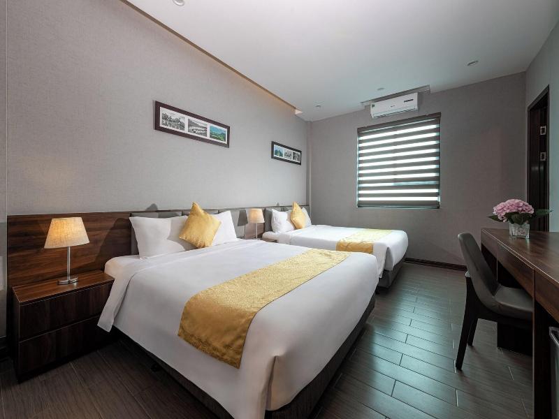 Golden Season Hotel image