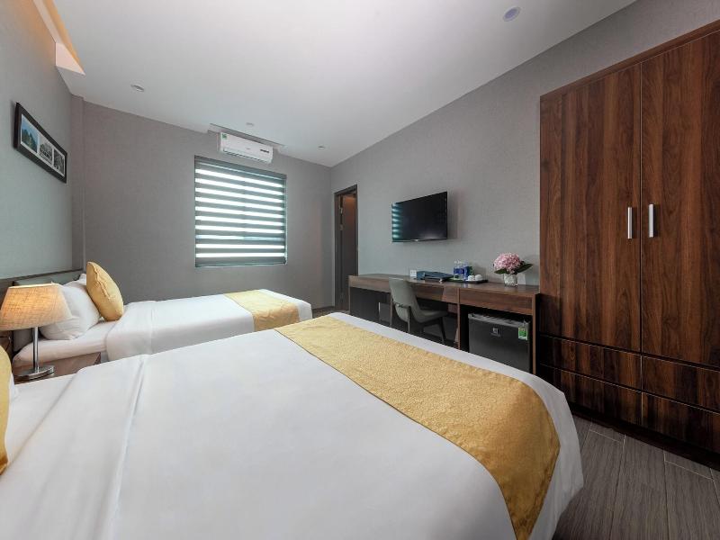 Golden Season Hotel image