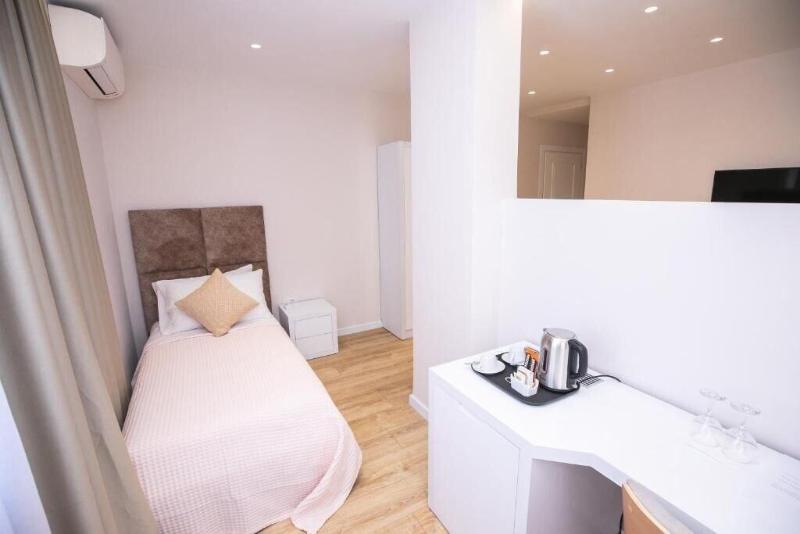 TRIPLE ONE BED