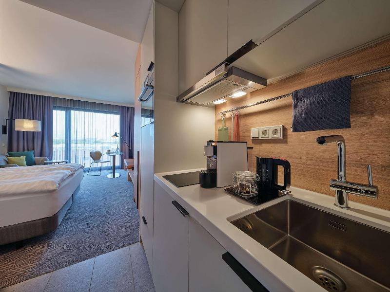 Adina Apartment Hotel Cologne image