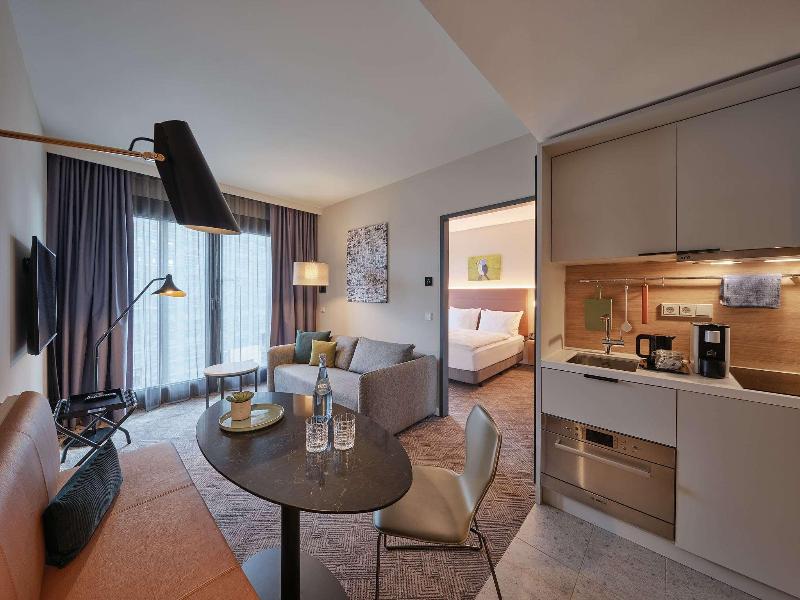 Adina Apartment Hotel Cologne image