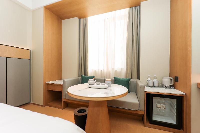 Ji Hotel (Zhongshan Park) image