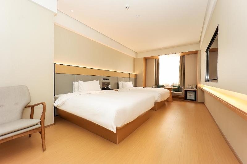 Ji Hotel (Zhongshan Park) image