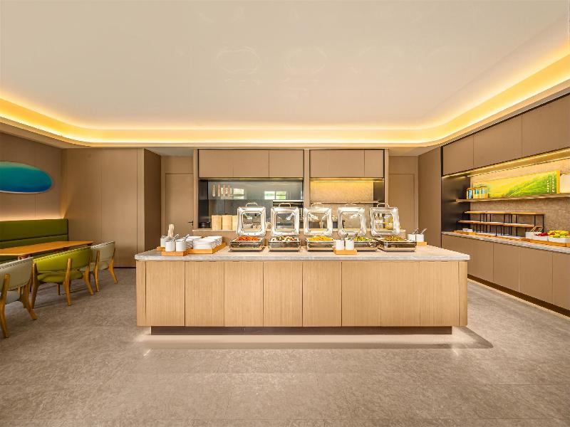 Ji Hotel (Urumqi Railway Bureau)