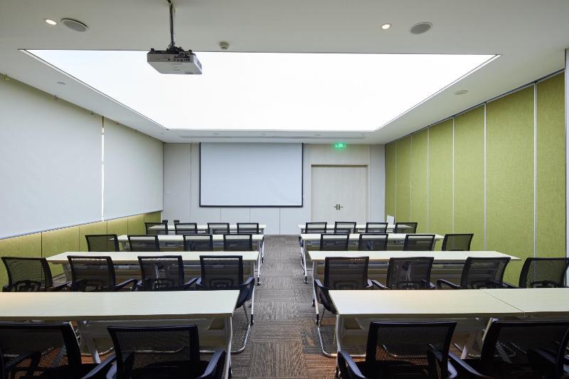Ji Hotel (Hanzhong Central Plaza) image