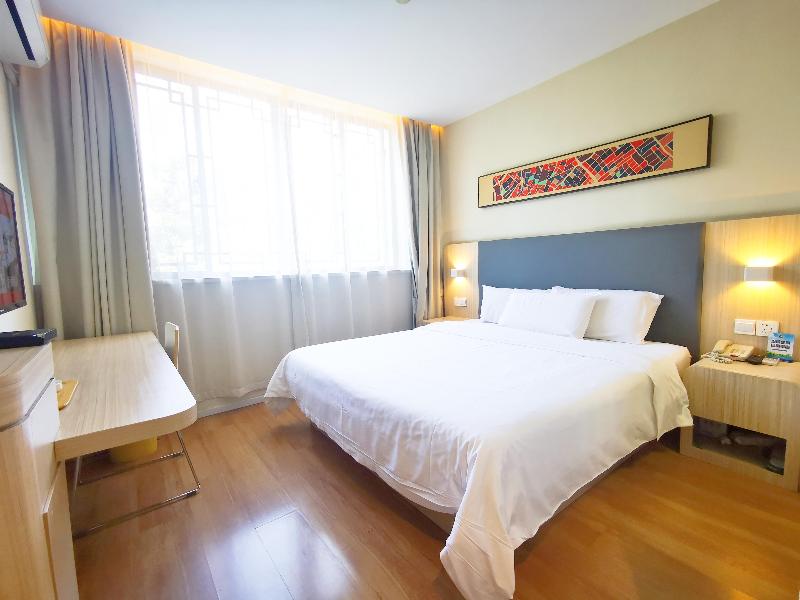Bed room