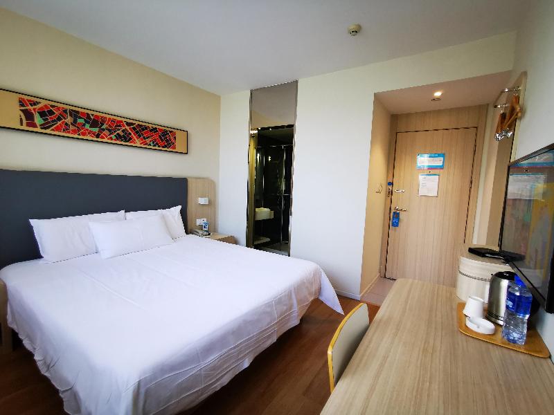Bed room