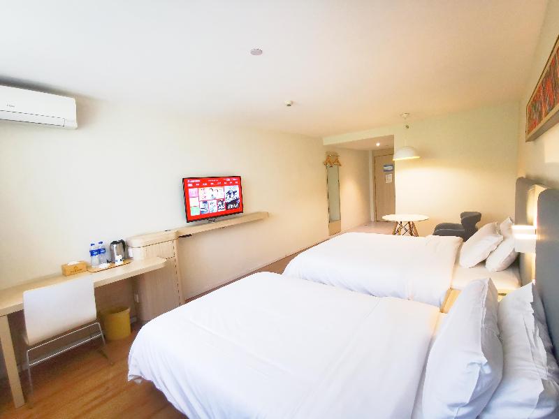 Bed room