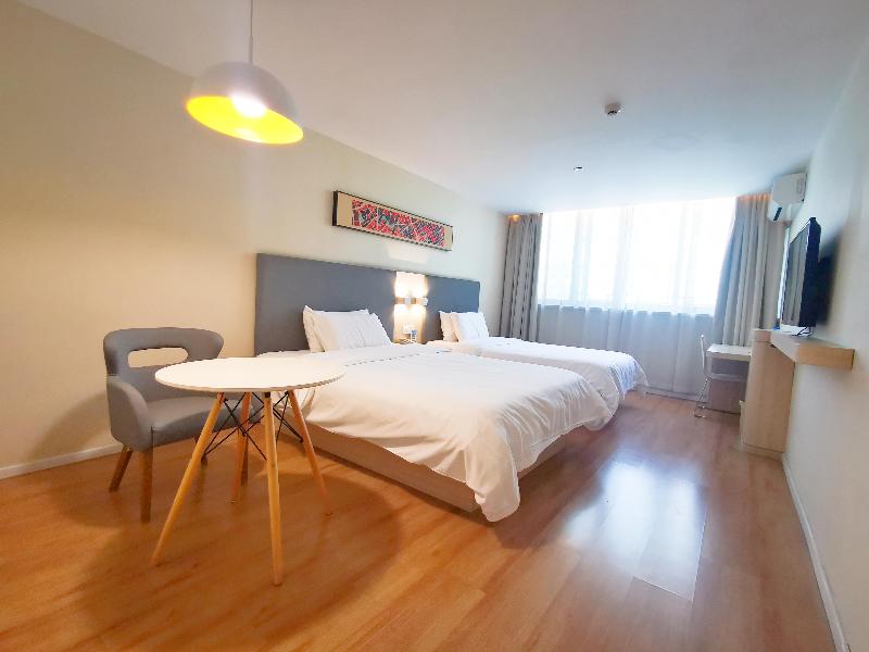 Bed room