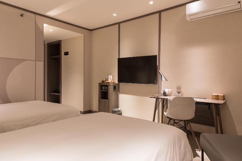 Hanting Hotel (Zibo Jinjing Avenue The Mixc) image