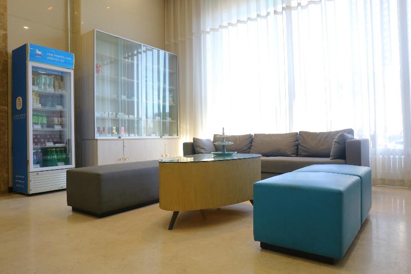 Hanting Hotel (Chifeng Railway Station East Plaza  image