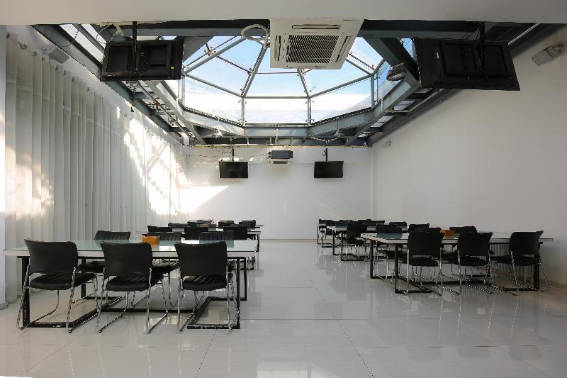 Hanting Hotel (Chifeng Railway Station East Plaza  image