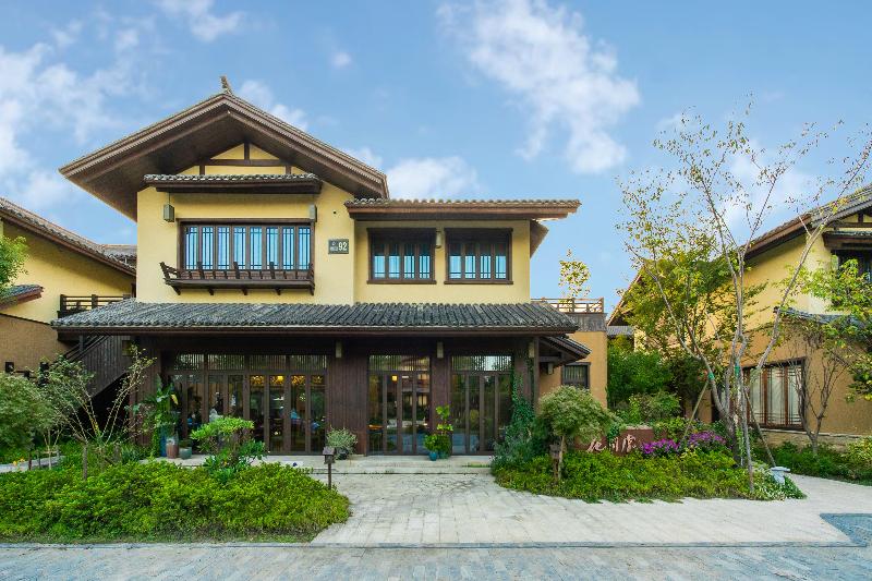 Blossom Hill Yuejingzhuang Hotel image