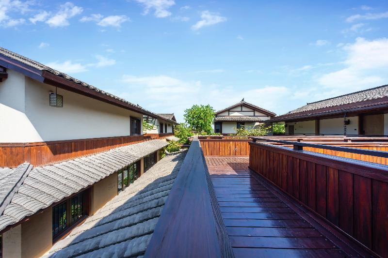 Blossom Hill Yuejingzhuang Hotel image