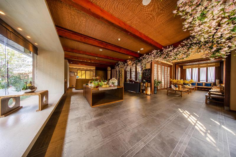 Blossom Hill Yuejingzhuang Hotel image