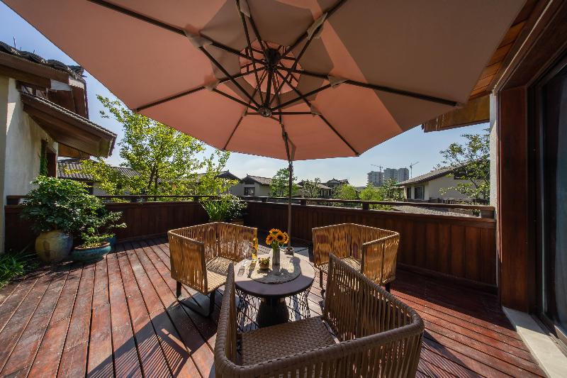 Blossom Hill Yuejingzhuang Hotel image